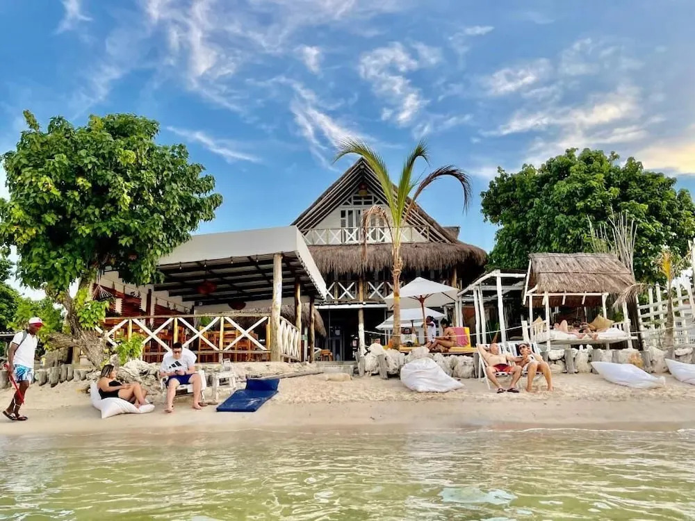 Mira Mira Beach