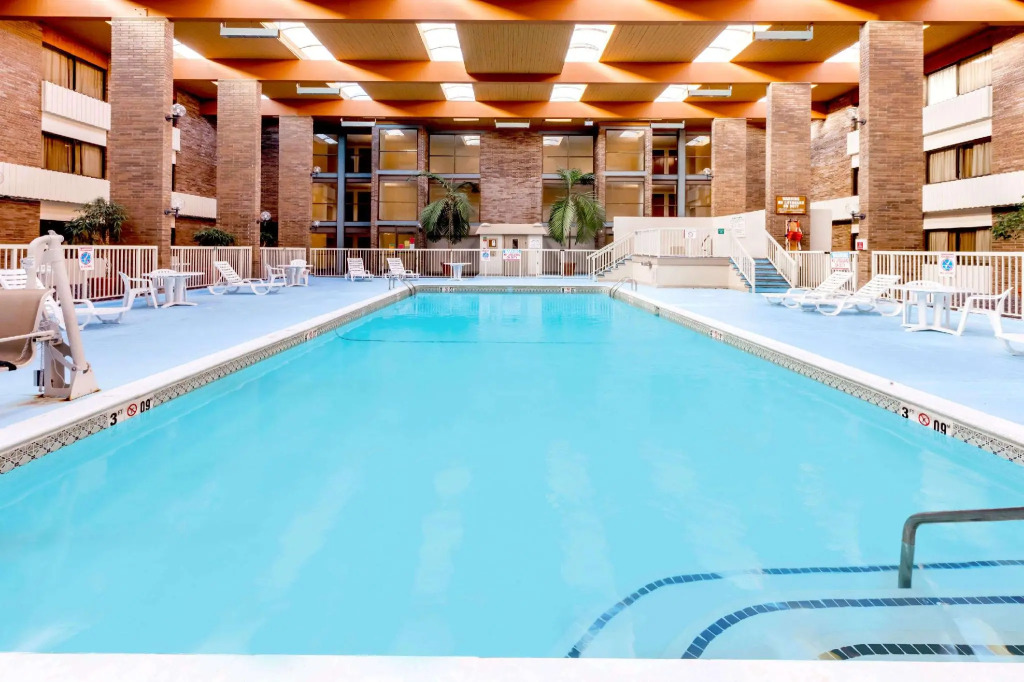 Ramada by Wyndham Lansing Hotel & Conference Center