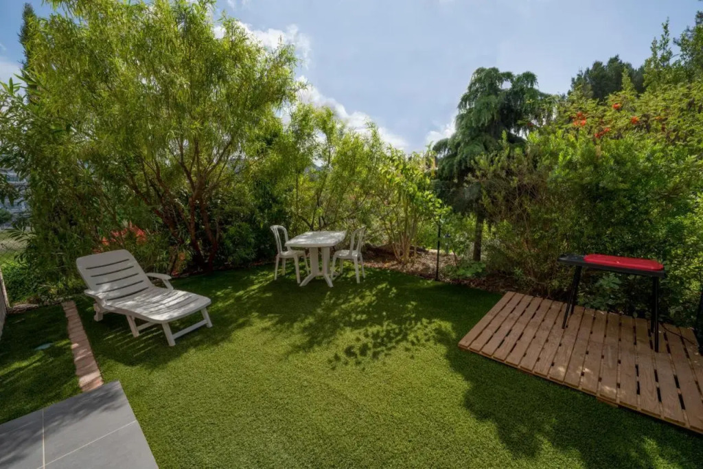 T2 40m2 Ollioules, la Nature, a 10 Mins Des Plages