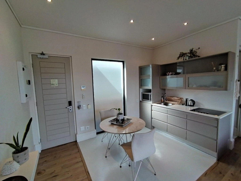 210 Gallery Luxury Studio Apartment