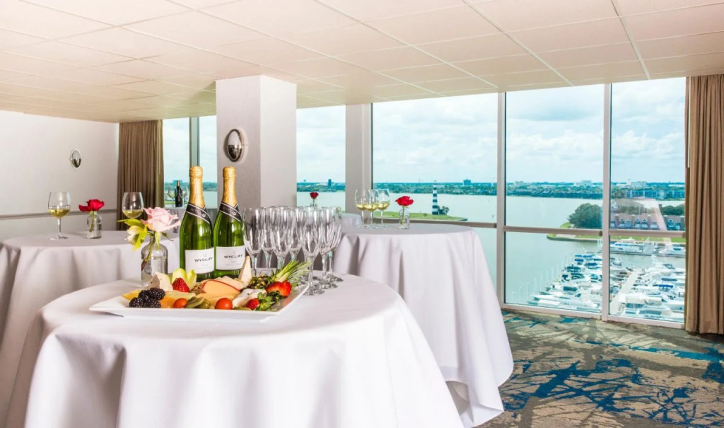 South Shore Harbour Resort and Conference Center