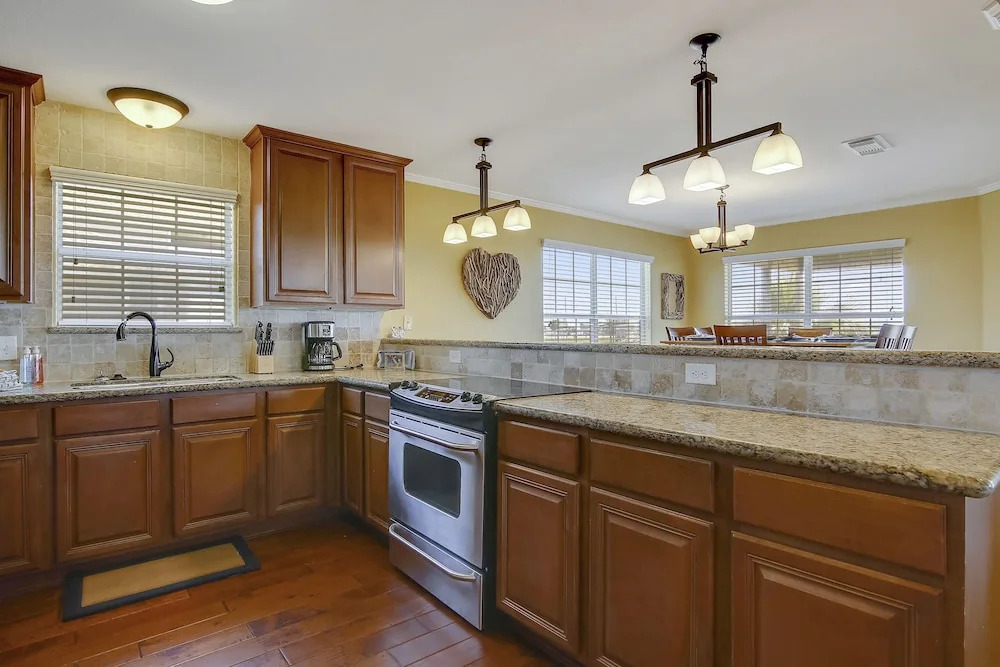 Beach Retreat 4 Bedrooms 2.5 Bathrooms Home