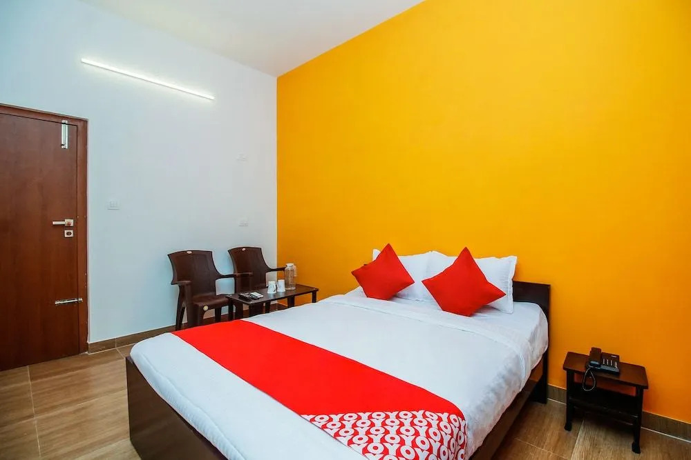 Oyo 37217 Hotel Cresant Park