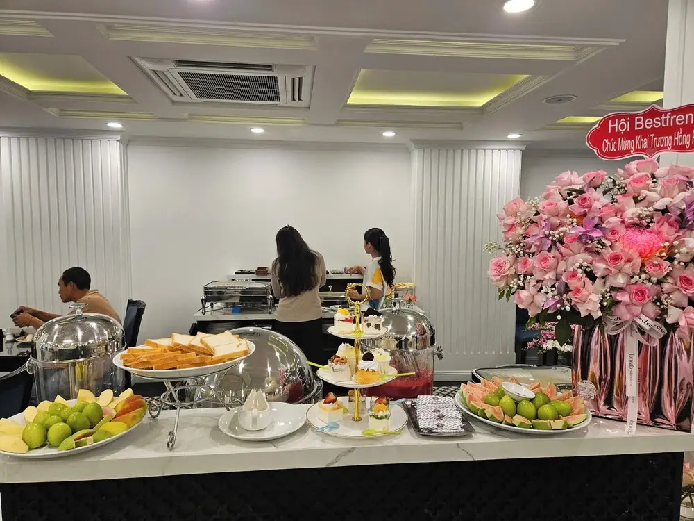 The Elegant Boutique - Hue