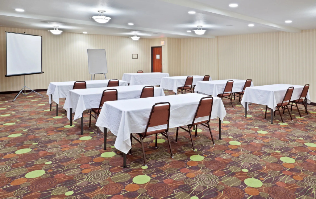 Holiday Inn Express Portland South - Lake Oswego by IHG