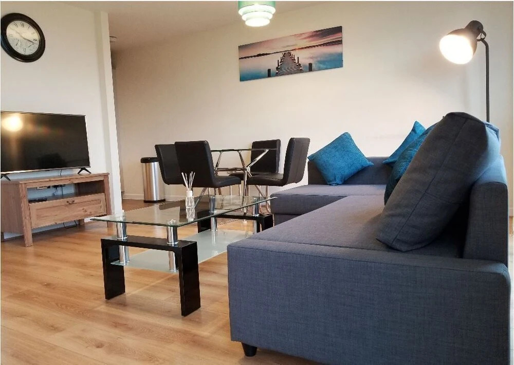 47 Chelsea House - Q-zotica City Centre Apartments: Parking, City view & Smart gadgets