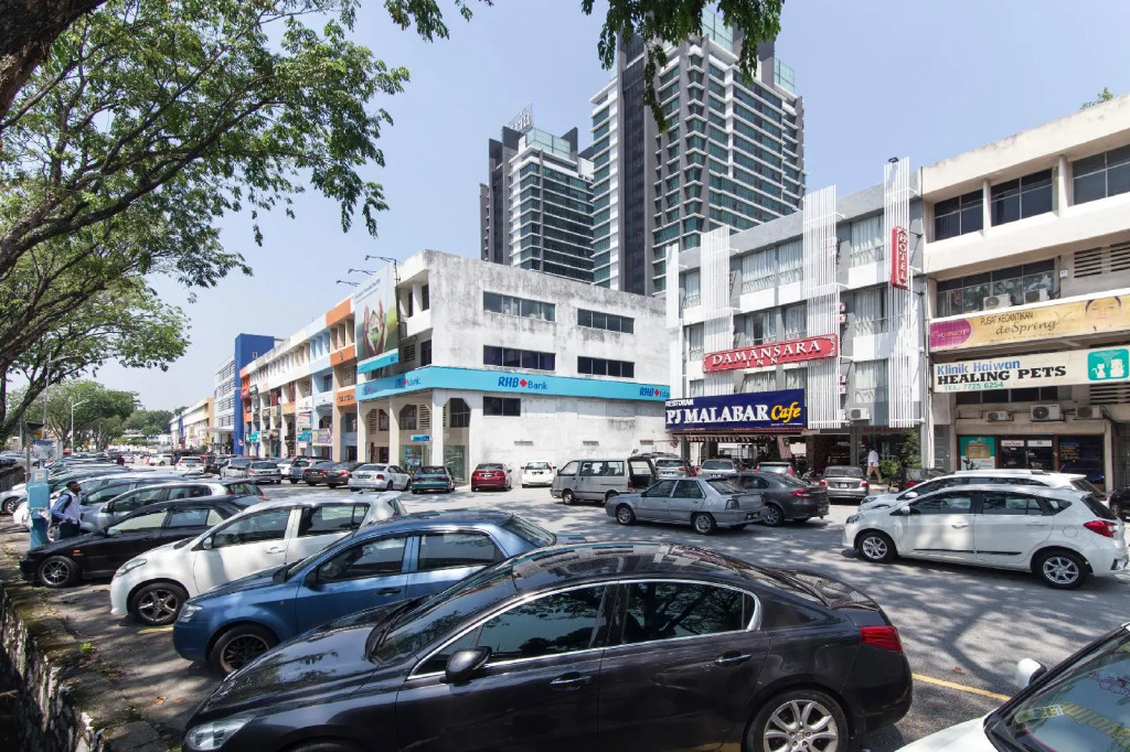 OYO 325 Damansara Inn