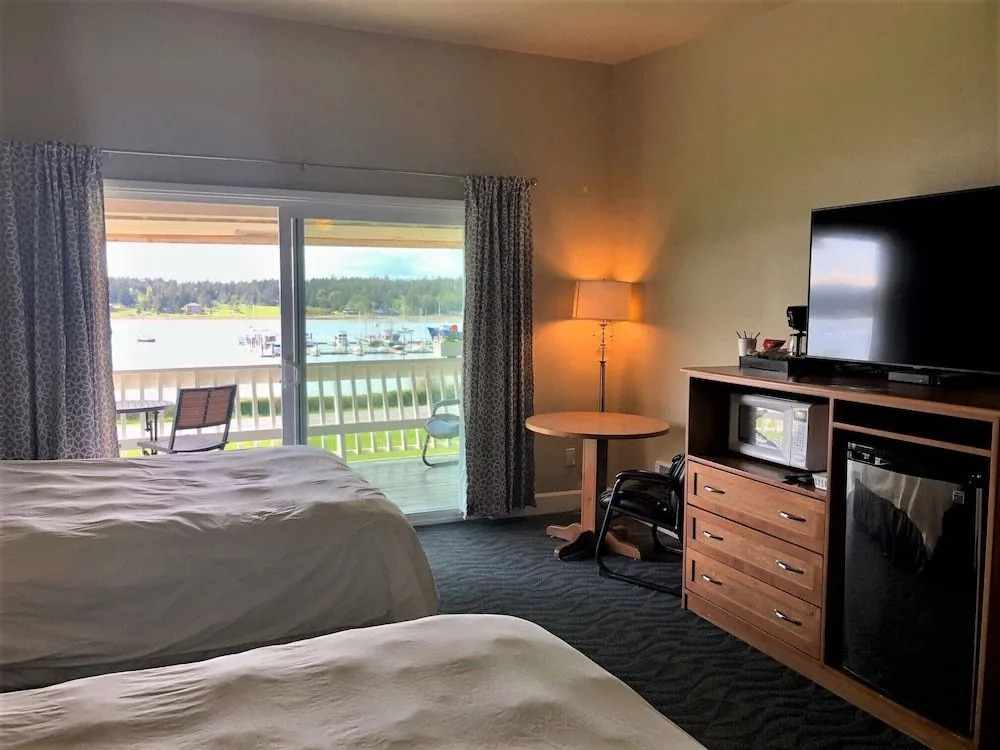 Lopez Islander Resort