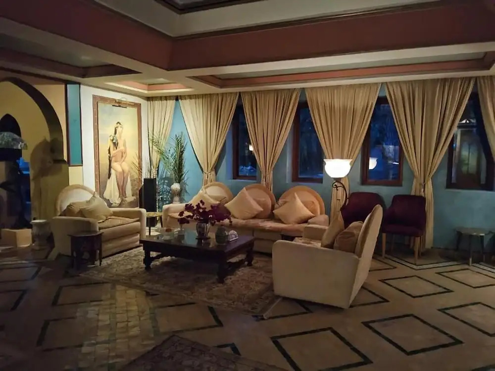 Private luxury Villa with hotel services included