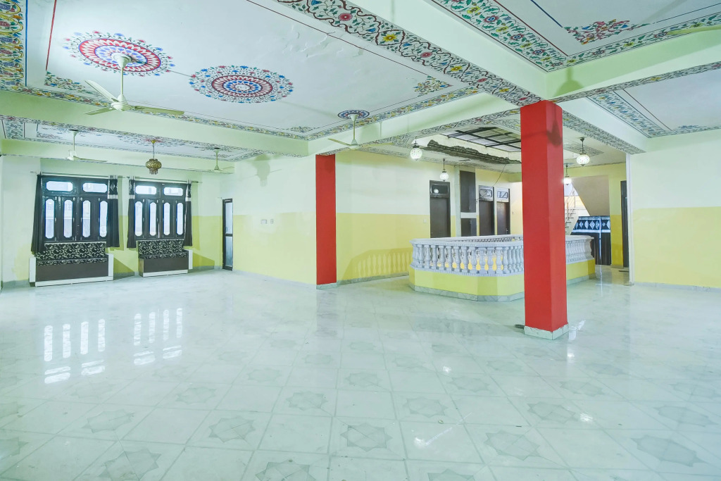 OYO 11389 Hotel NG Palace