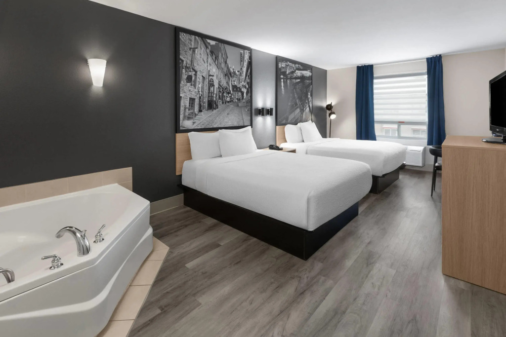 Super 8 by Wyndham Quebec City