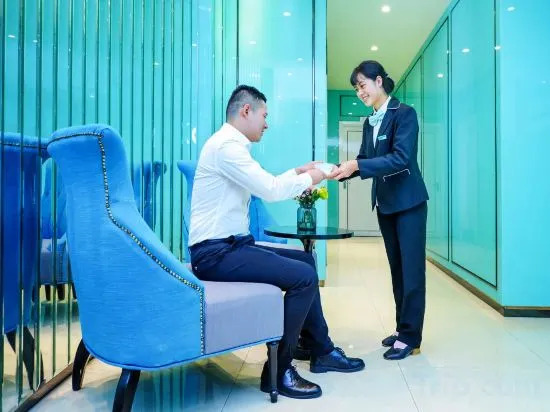 Xana Hotelle Hotel (Chongqing Longhu Yuanzhu Sports Park Subway Station)