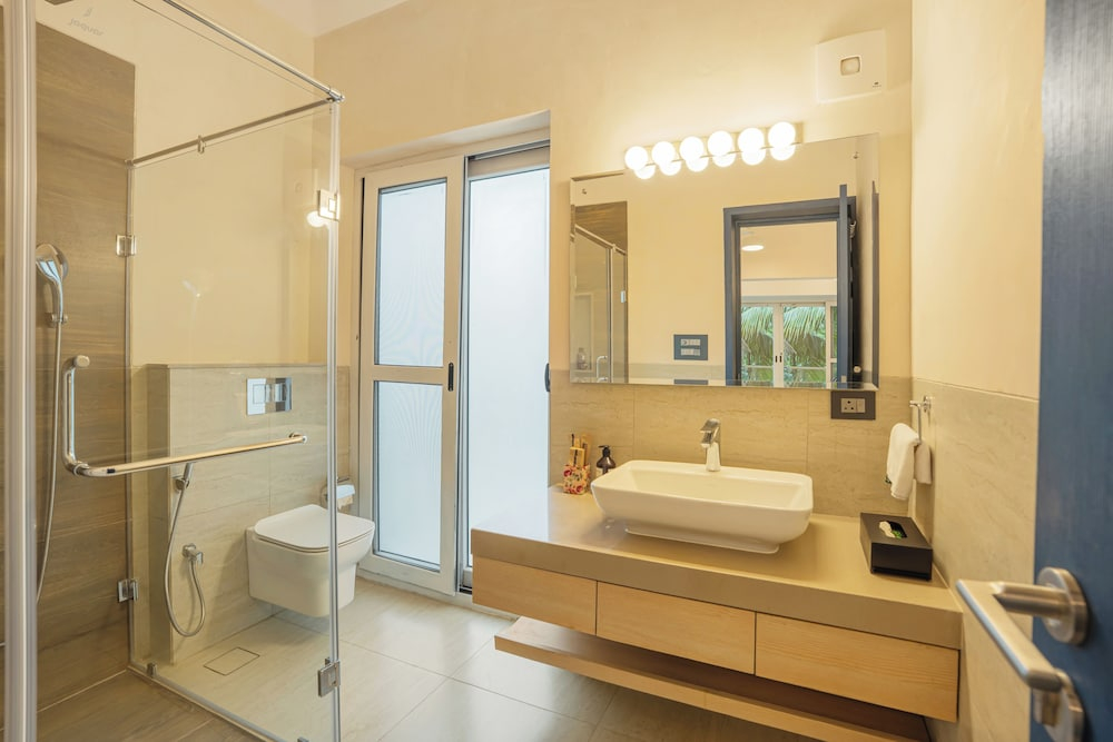 ELIVAAS Casa Del Mar 4BHK Villa & Pool