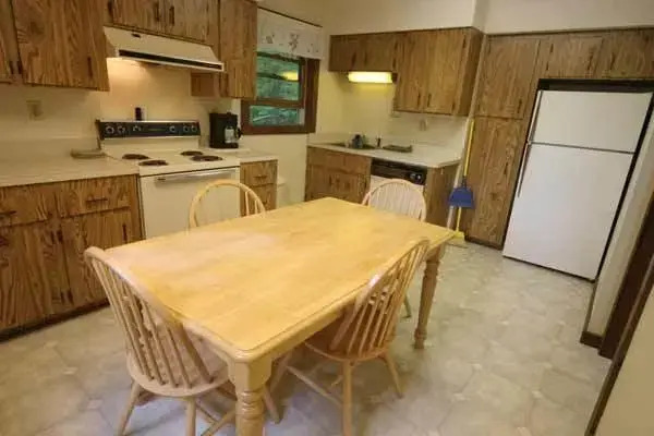 Kathys Resort & Three-Bedroom House - K