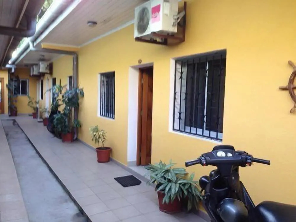 Hotel H1