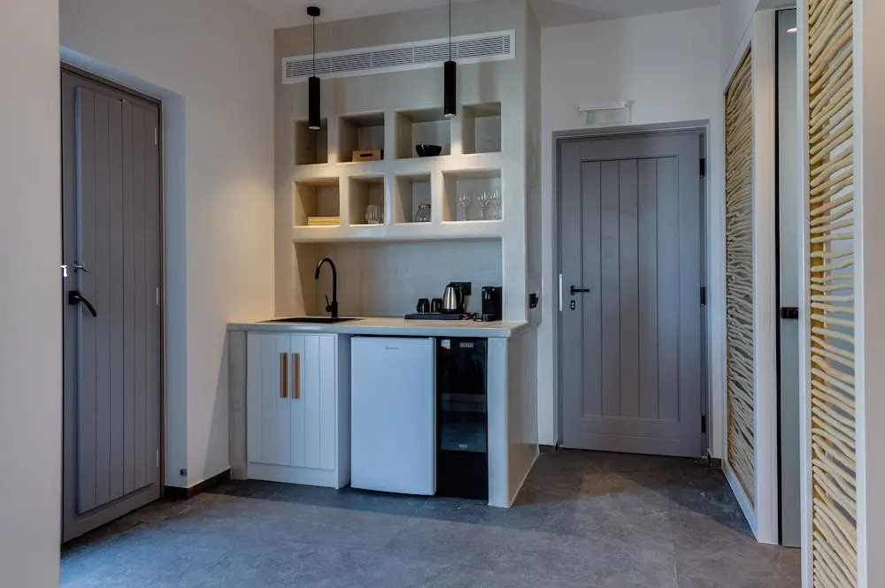 Elements Cozy Suites Pyrgos