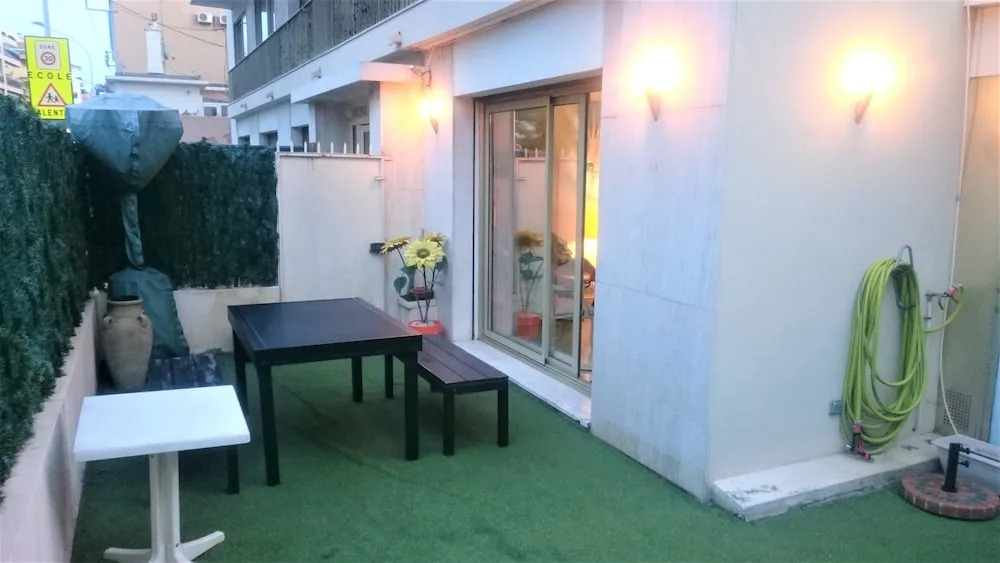 One Bedroom Louis