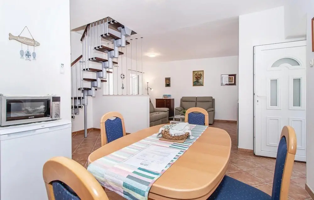 Beautiful Home In Novi Vinodolski With Wifi