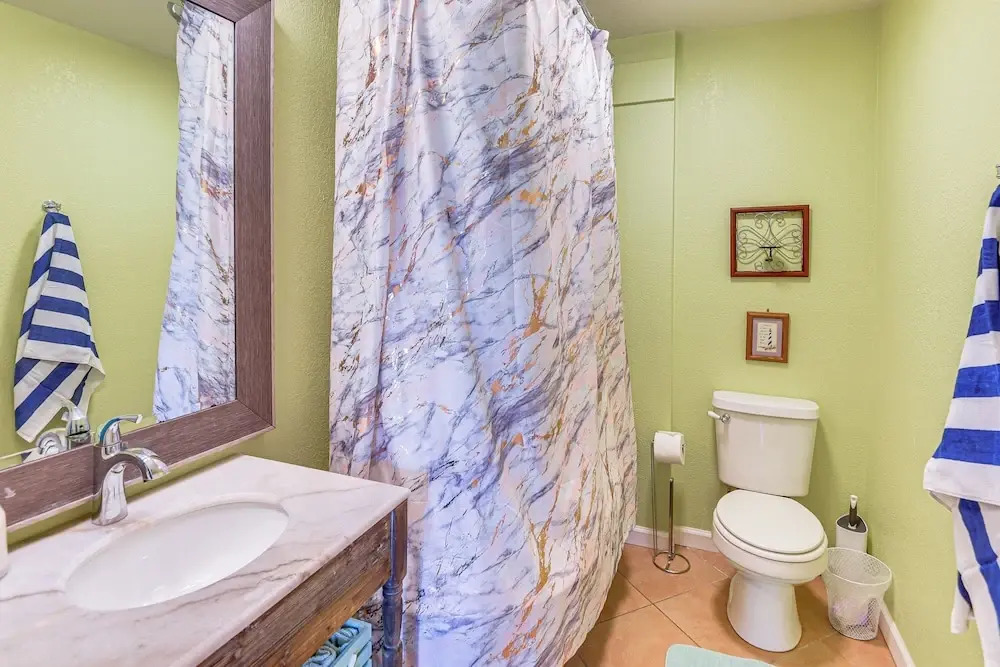 < 1/2 Mi to Beach Access + Pier: OBX Getaway