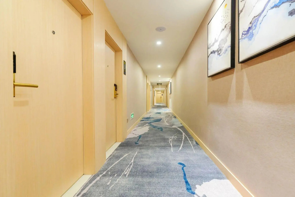 Super 8 Hotel (Wanzhou Wanda Plaza Gaosuntang Pedestrian Street Store)