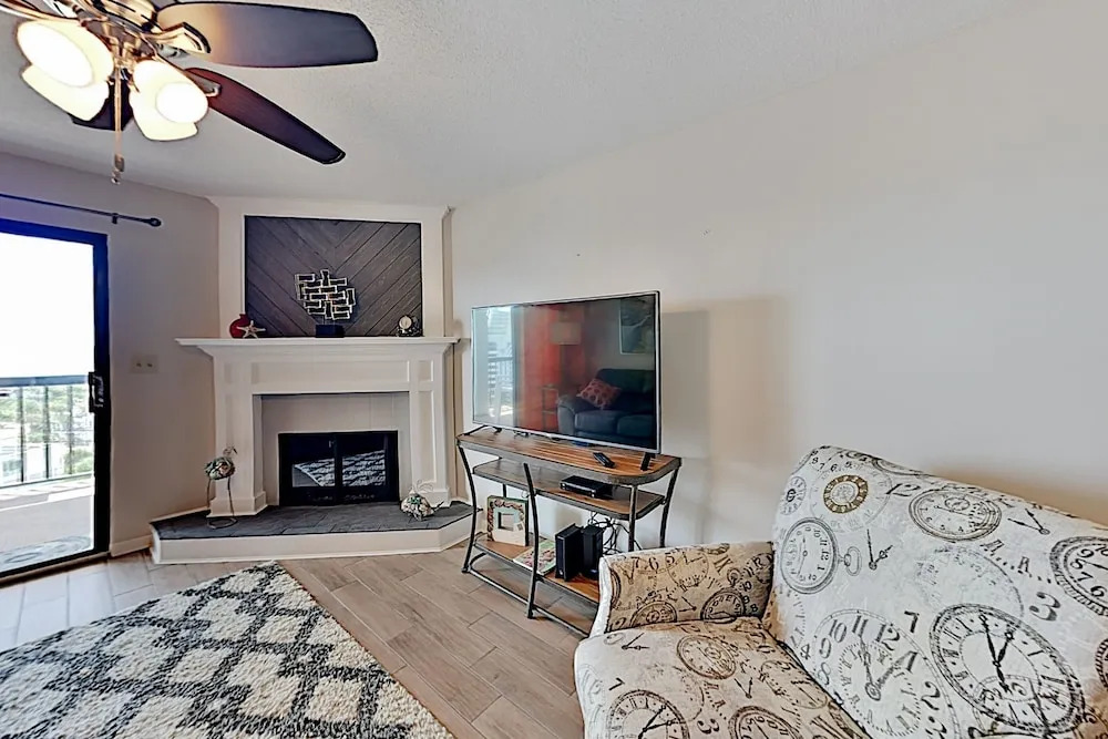 905smark 3 Bedroom Condo