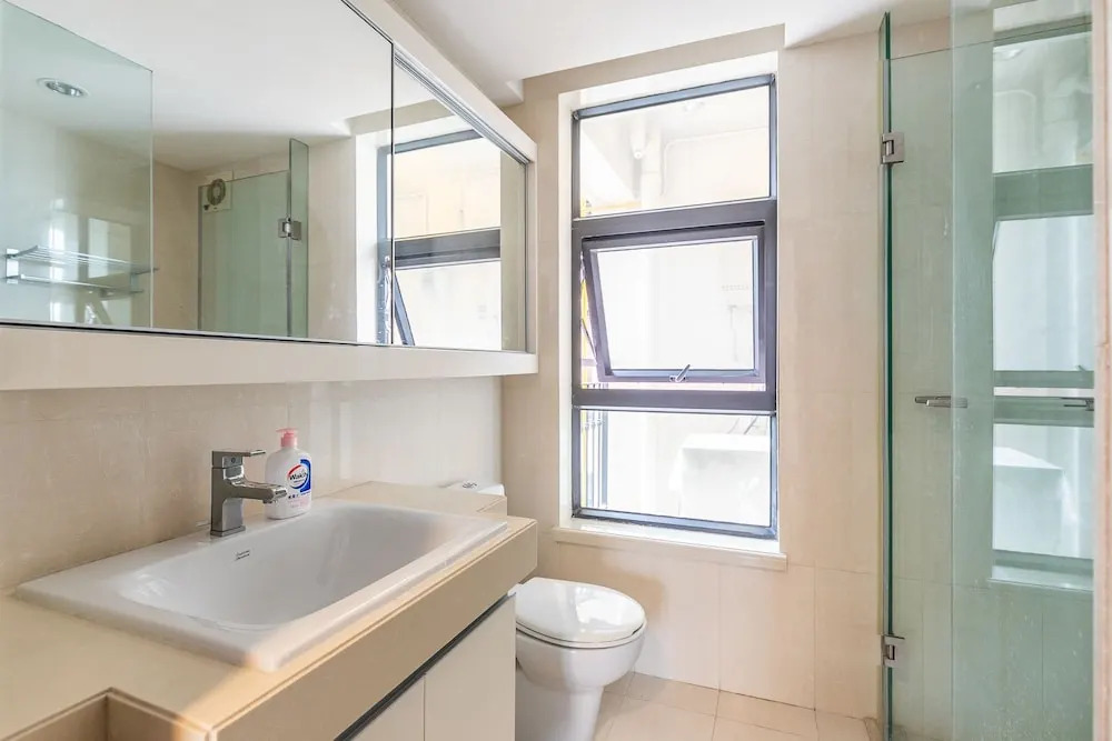 Locals Boutique Apartment Huafa Plaza 20