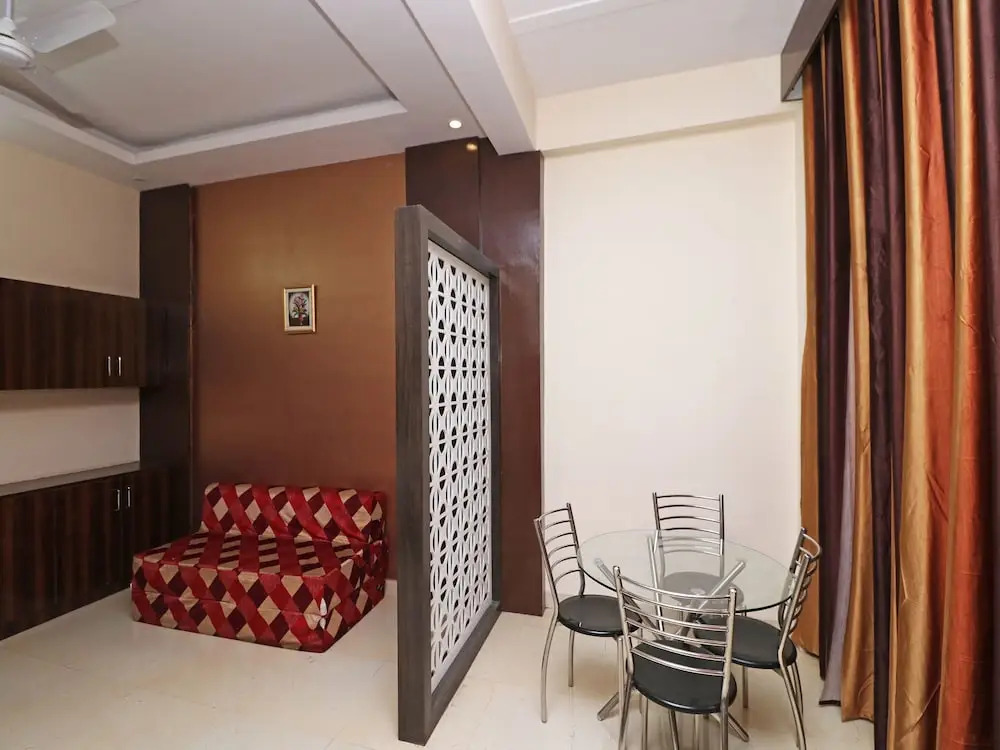 OYO 14251 Green View Doon