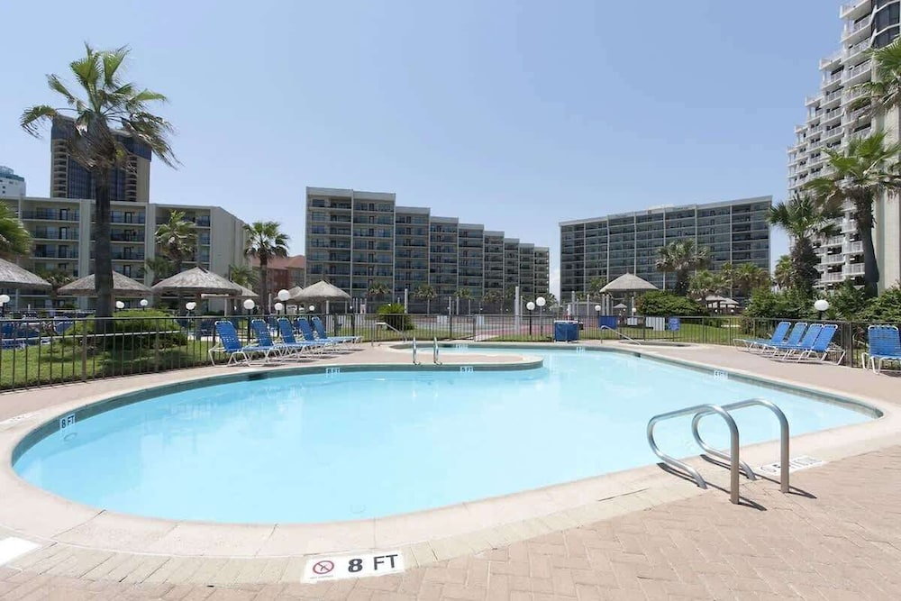 Sweeping 10th Floor Views - Up to 8 - Beachfront