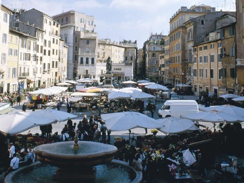 Flowers Apartments Rome City Center