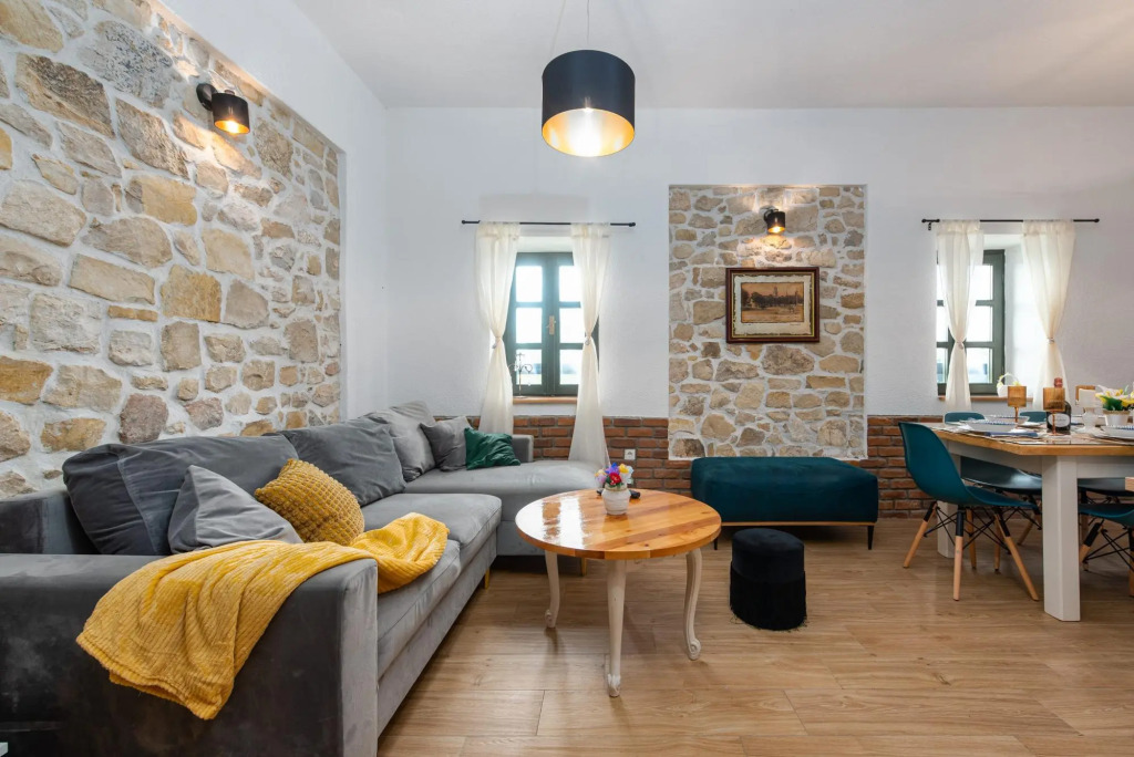 Villa Noa in Zadar with 3 bedrooms and 2 bathrooms