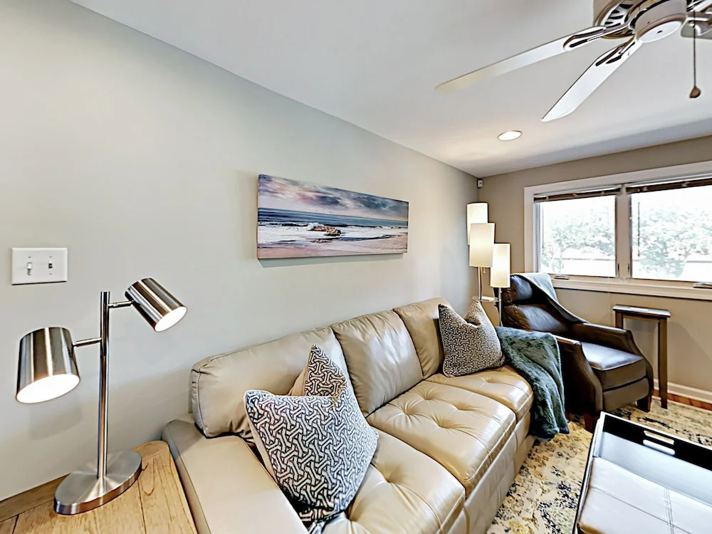 E Bolton Apartment Unit C - 2 Br Townhouse