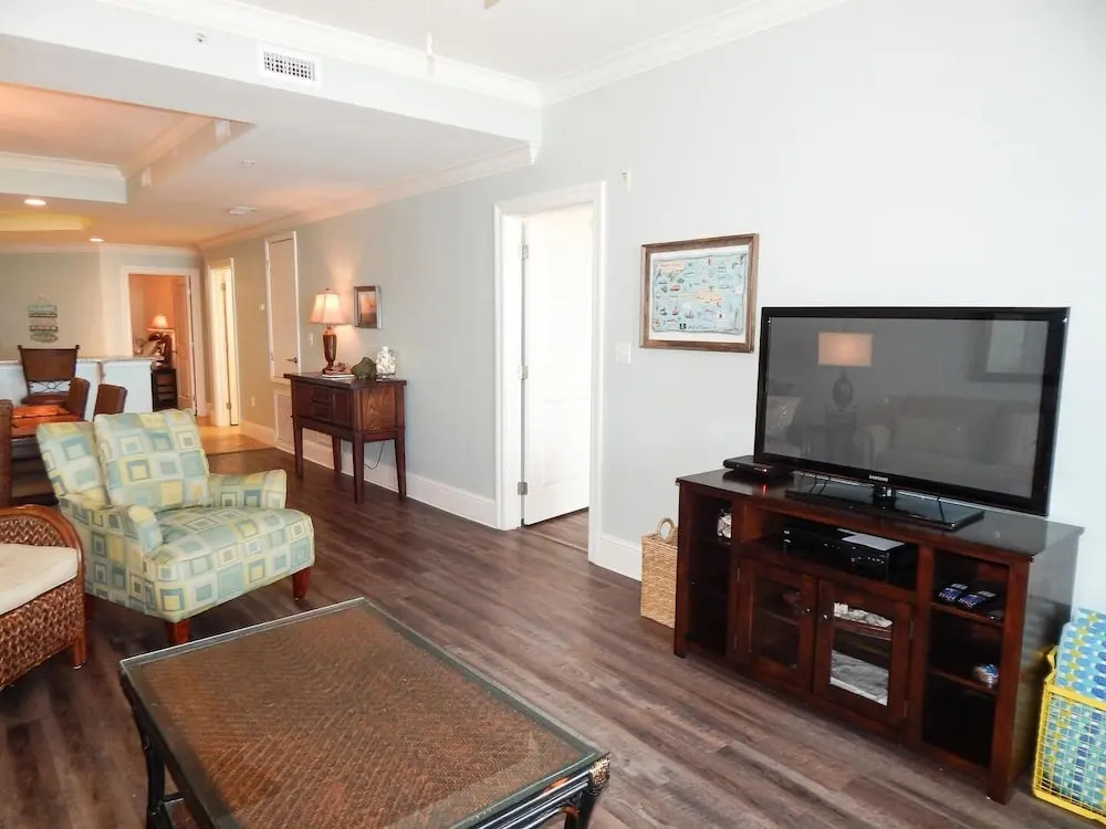 714 Holiday Isle 714 - Shangri La 3 Bedroom Condo