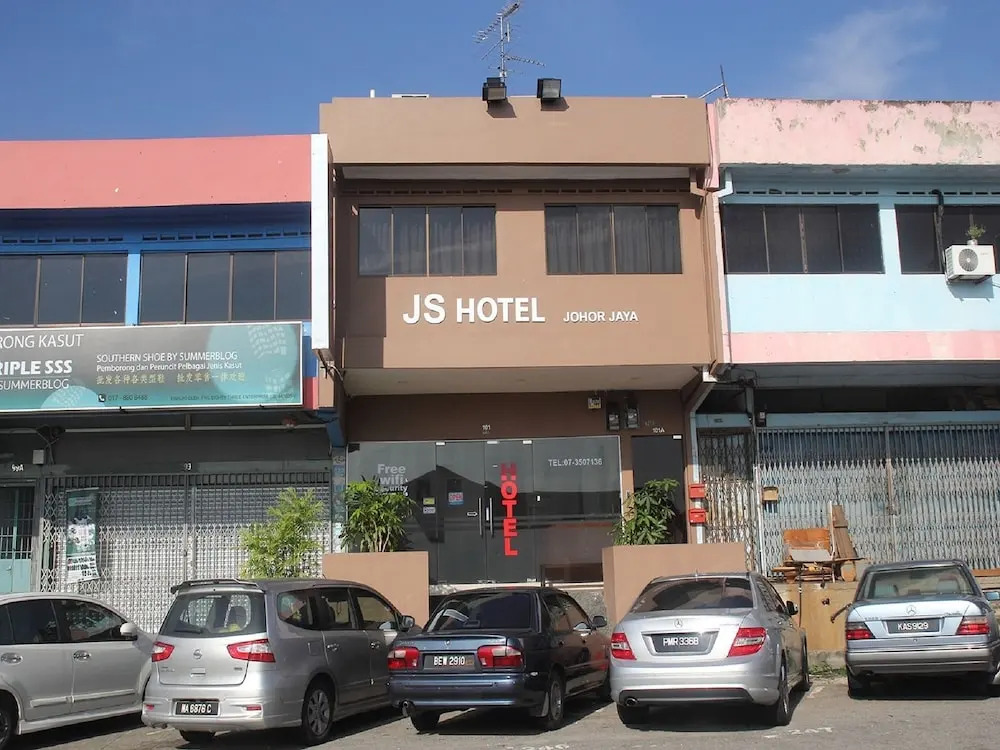 OYO 89985 Js Hotel