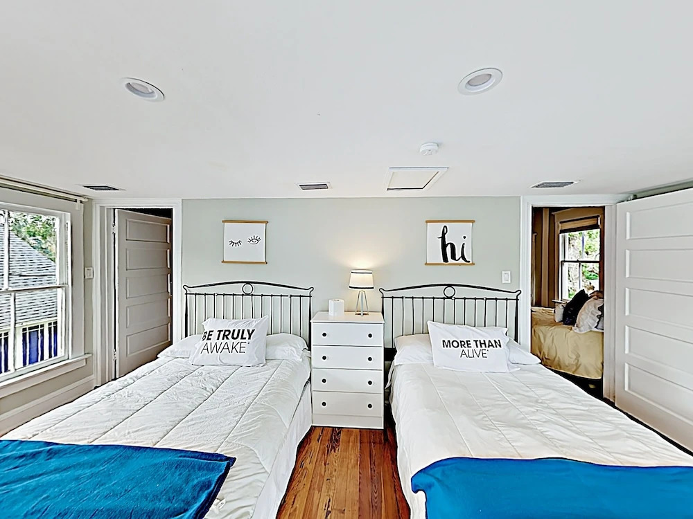 New Listing! Downtown Hideaway Near Vilano Beach 2 Bedroom Duplex