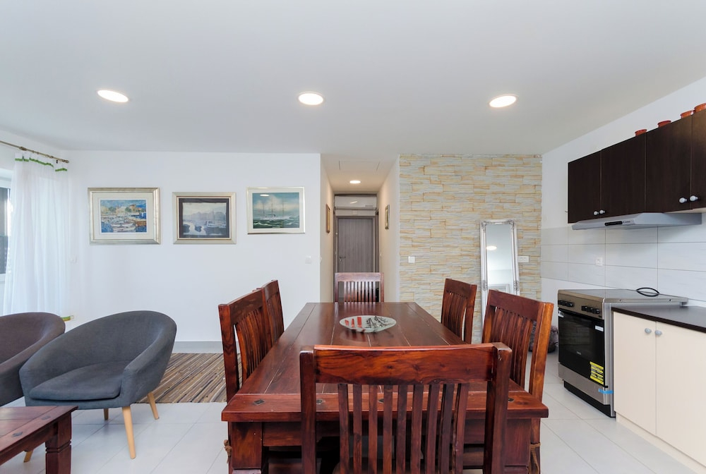 Apartment Jasna By the sea