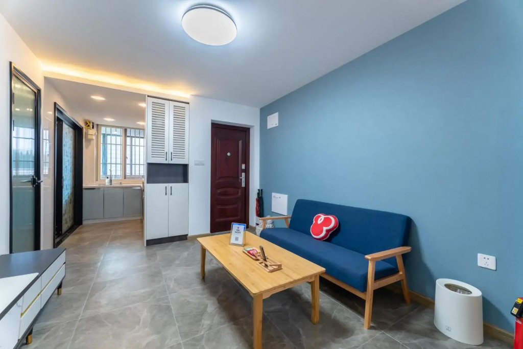 Locals Apartment Place 99