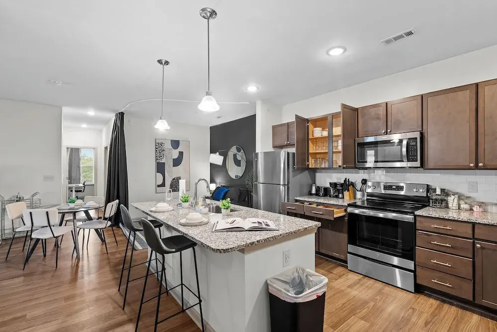 Upscale King 4BR Suite Uptown Charlotte
