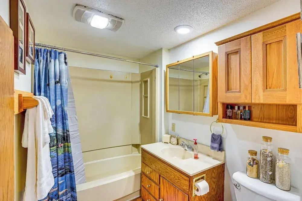Walk to Parks & Greenway: Sioux Falls Getaway!