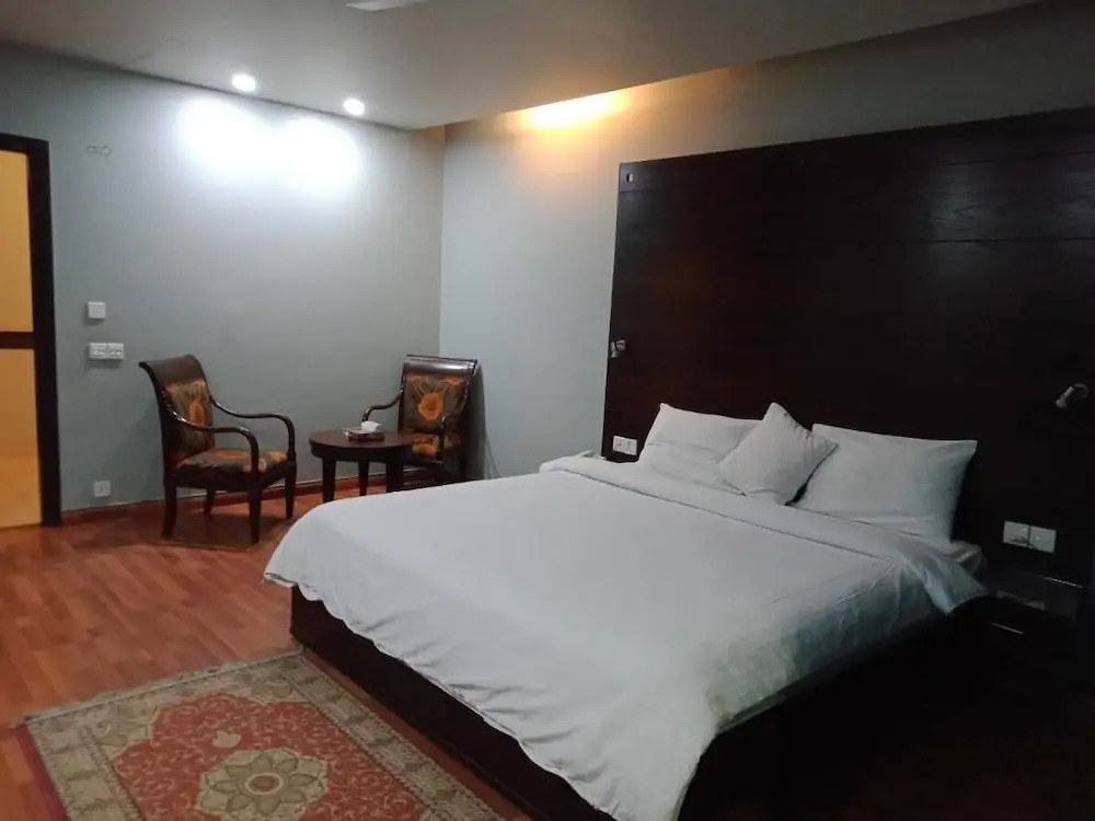 Hira Guest House