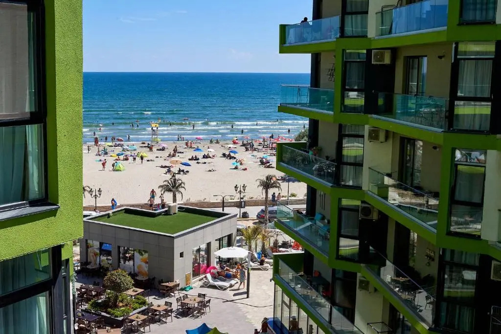 Purple Pearl Apartments Spa n Pool Beach resort