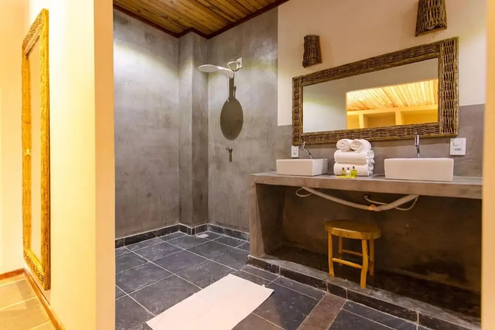 Private Complex With Swimming Pool Close to the Ocean