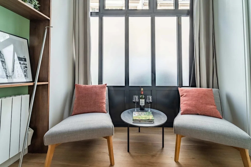 Beautiful 2-bedroom Apartment in South Pigalle