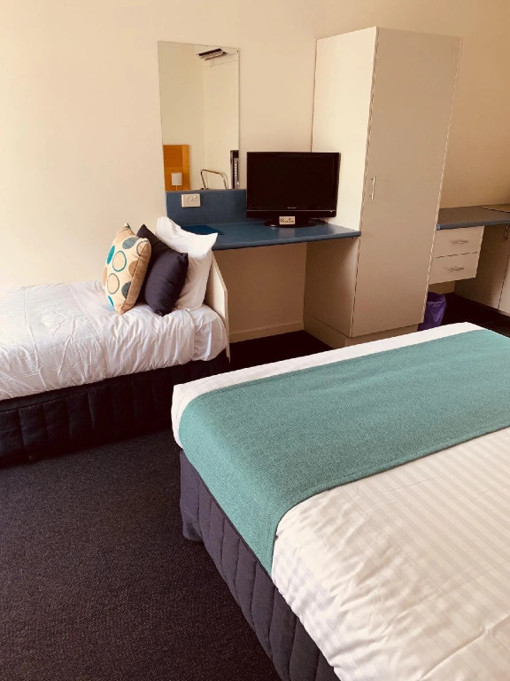 Hamilton Townhouse Motel