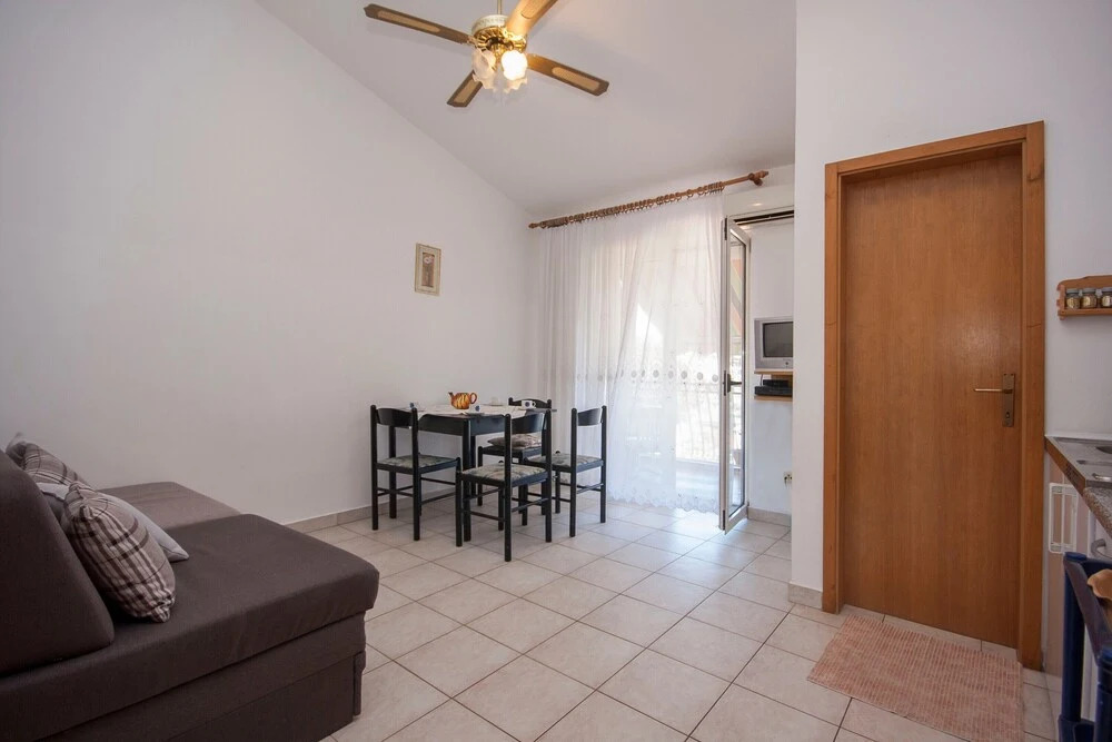 Apartments Maretic Brodarica Center