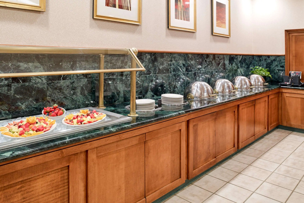 Clarion Hotel Portland Airport ME