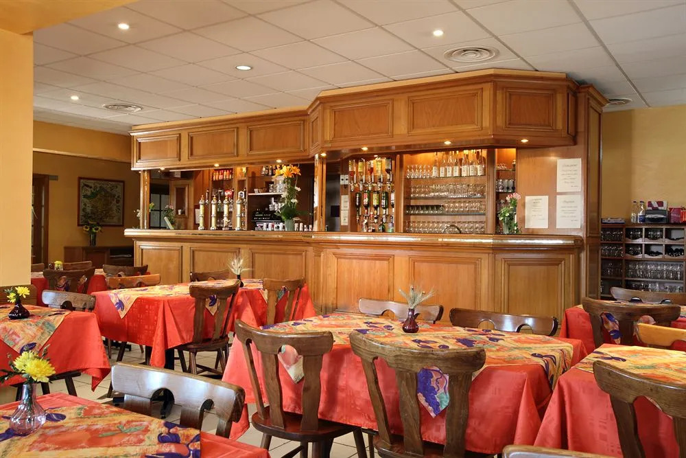 Logis Hôtel & Restaurant Au Lion dOr