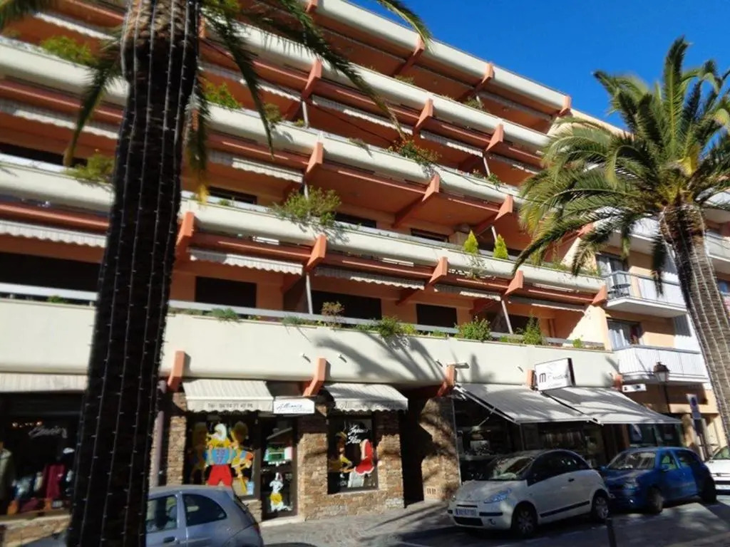 Appartement Le Lavandou, 2 pièces, 4 personnes - FR-1-308-66