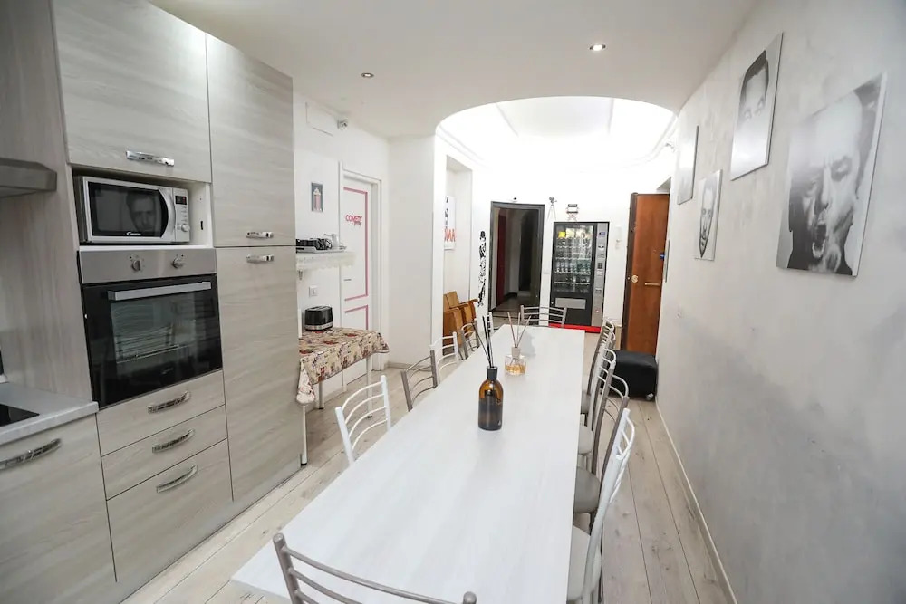 Cineroma Guesthouse