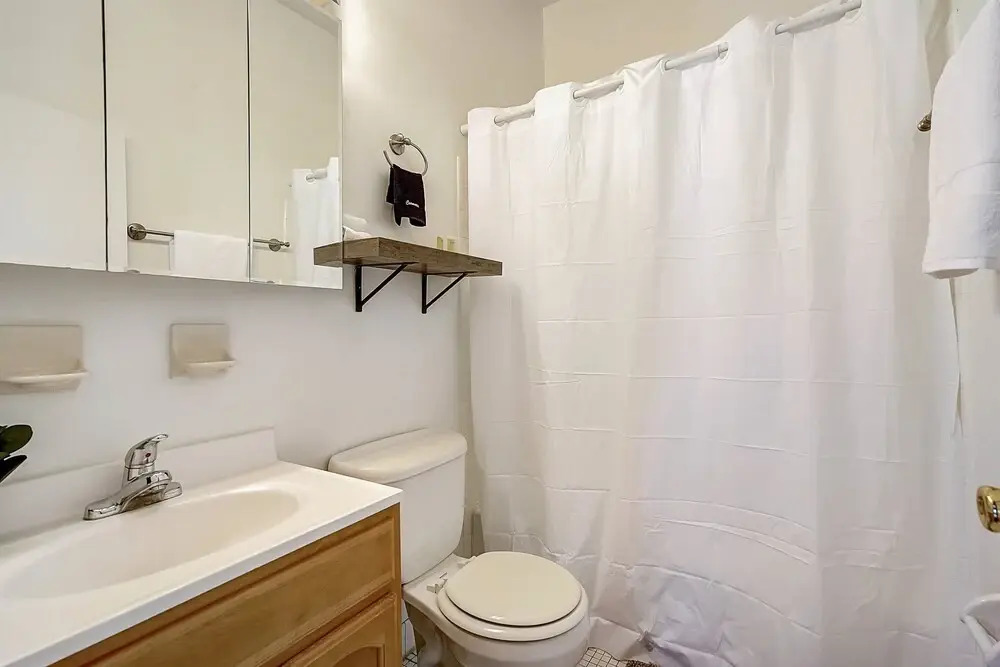 Frontdesk I Mariner's Court Apts Northern Liberties Philadelphia