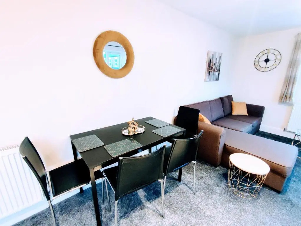 Crystal Suite 2 -free private parking